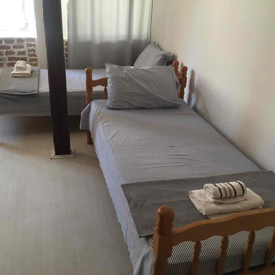 Hostel Emi كافادارشي المظهر الخارجي الصورة