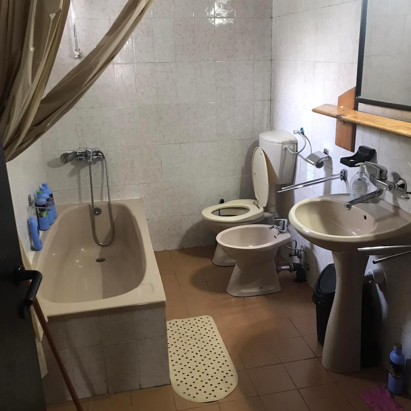 Hostel Emi كافادارشي المظهر الخارجي الصورة