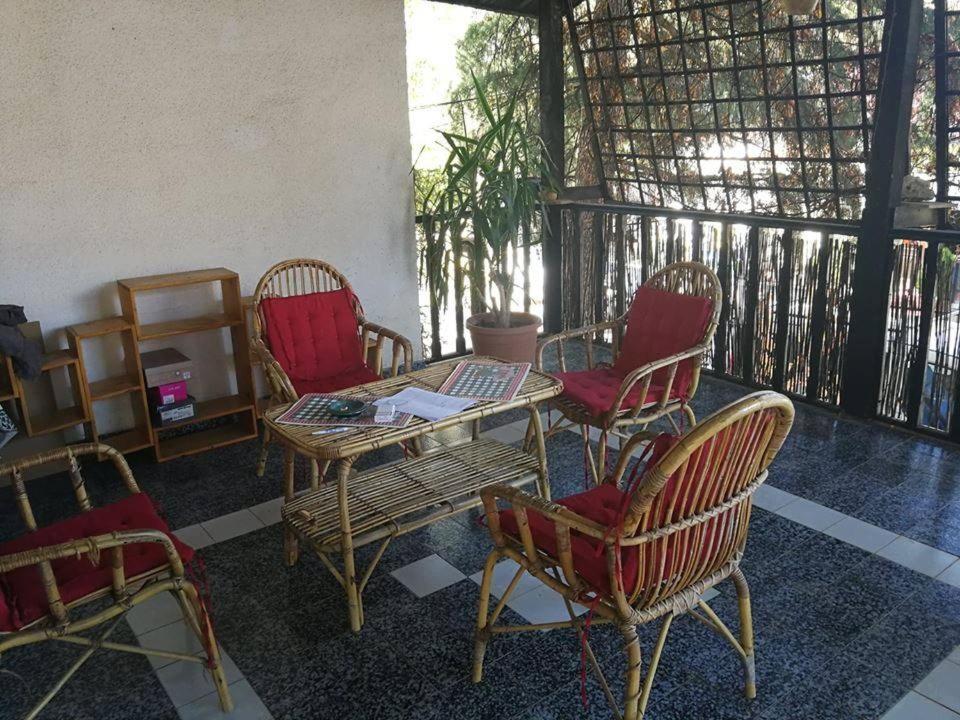 Hostel Emi كافادارشي المظهر الخارجي الصورة